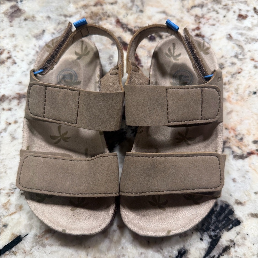 Wonder Nation Tan straps Kids Sandals